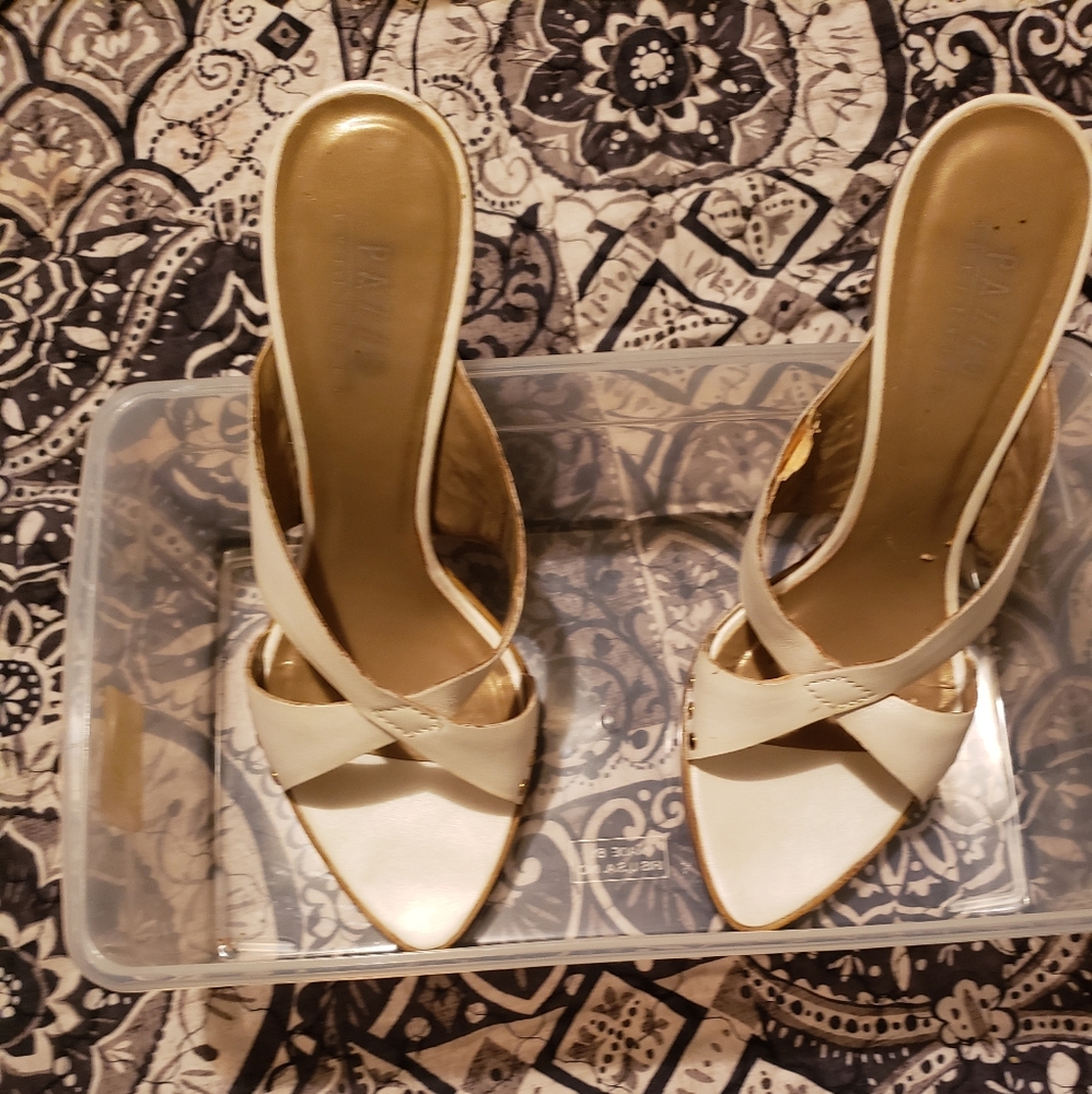 Heels - Picture 3 of 4